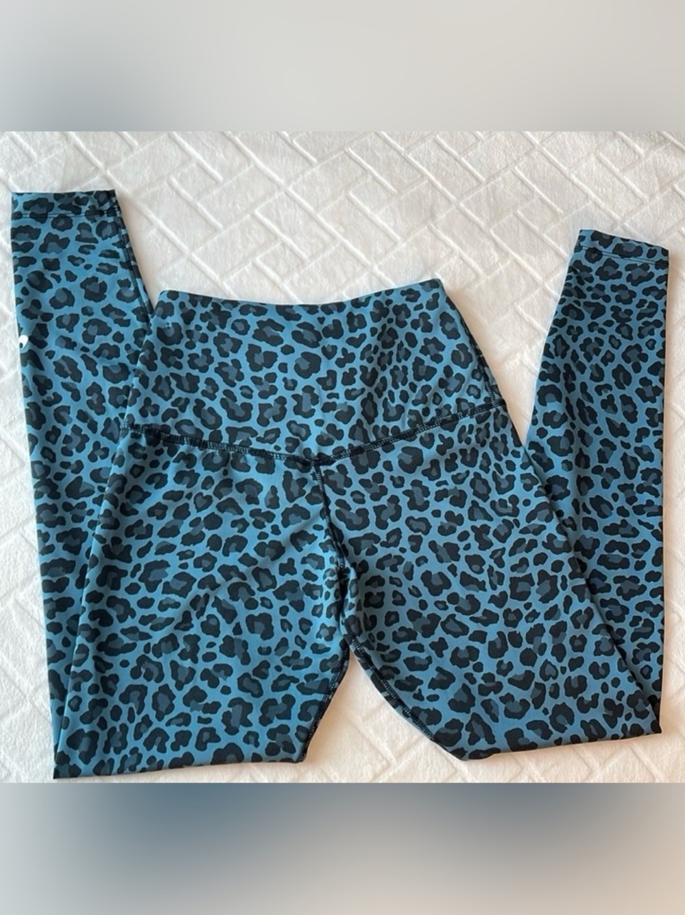 Nike Dri-Fit Blue and Black Leopard print ankle high- waist Leggings XS